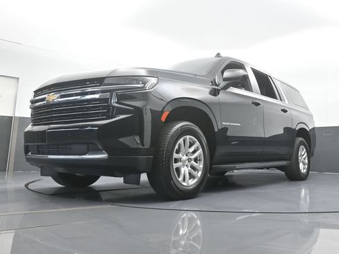 Used 2024 Chevrolet Suburban LT RWD image 58