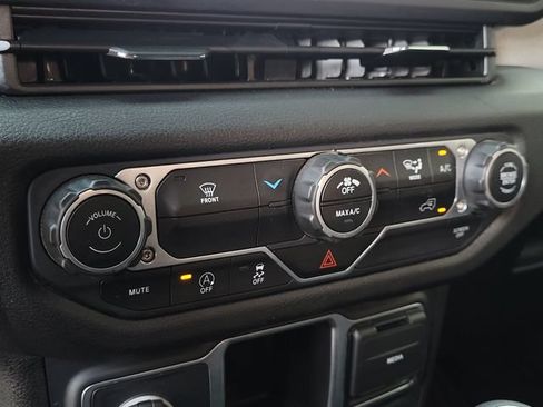 Used 2024 Jeep Wrangler Sport AWD/4WD image 15