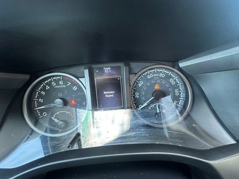 Used 2023 Toyota Tacoma TRD Sport w/ Technology Package AWD/4WD image 12