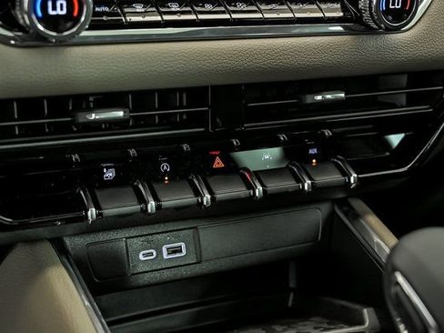 New 2026 GMC Canyon Denali image 17