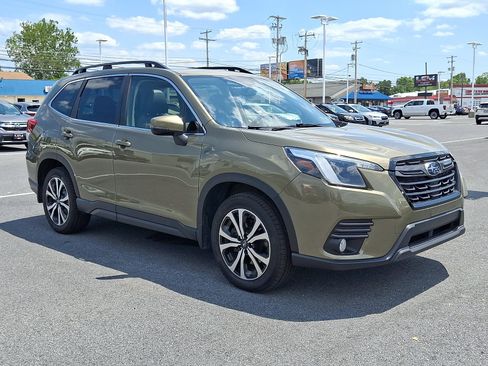 Used 2022 Subaru Forester Limited w/ Popular Package #2 AWD/4WD image 3