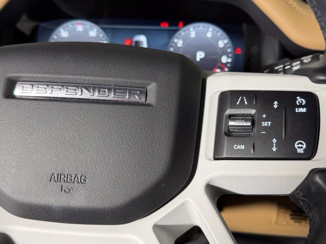 Used 2025 Land Rover Defender 110 X-Dynamic SE AWD/4WD image 31