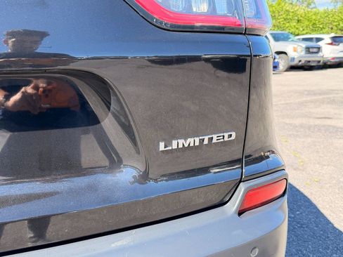 Used 2019 Jeep Cherokee Limited w/ Trailer Tow Group AWD/4WD image 10