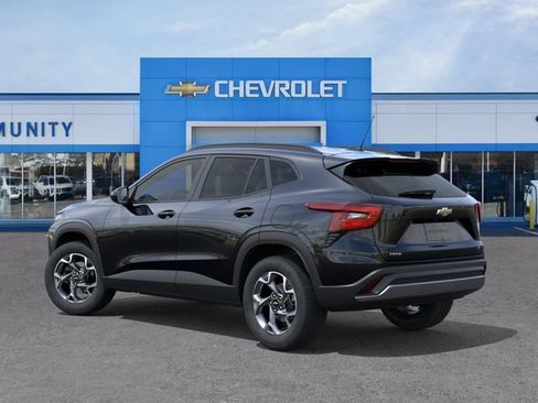New 2026 Chevrolet Trax LT w/ LT Convenience Package FWD image 5