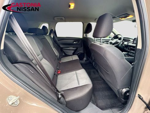 Used 2024 Nissan Rogue SV AWD/4WD image 35
