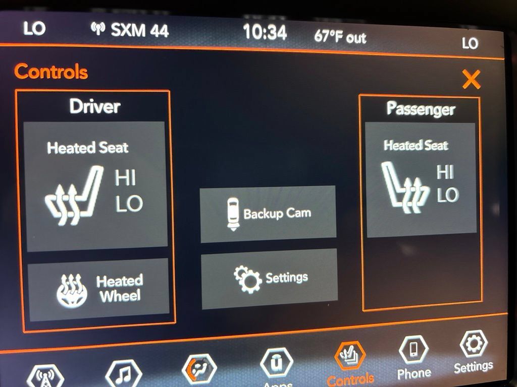 Used 2021 Jeep Cherokee Latitude Lux w/ Comfort/Convenience Group AWD/4WD image 21