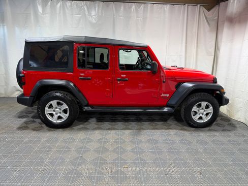 Used 2018 Jeep Wrangler Unlimited Sport S image 9