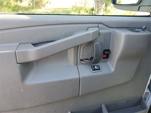 Certified 2024 GMC Savana 2500 w/ Driver Convenience Package image 12