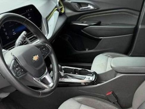 Used 2024 Chevrolet Trax LT w/ Driver Confidence Package image 5