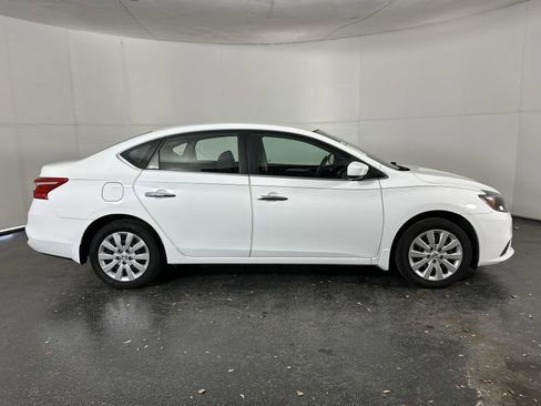 Used 2017 Nissan Sentra S image 13
