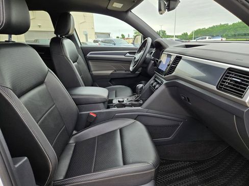 Used 2022 Volkswagen Atlas Cross Sport SEL AWD/4WD image 25