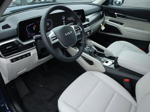 New 2025 Kia Telluride S image 27