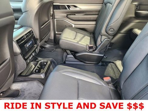 New 2025 Jeep Wagoneer Series II w/ Convenience Group I AWD/4WD image 19