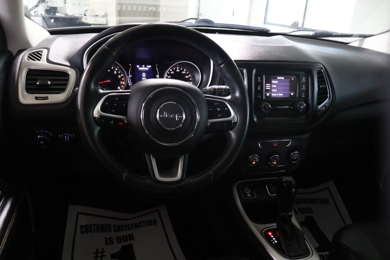 Used 2018 Jeep Compass Latitude FWD image 37