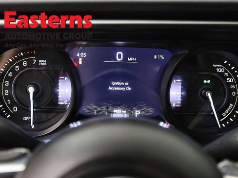 Used 2025 Jeep Wrangler Unlimited Sahara image 17