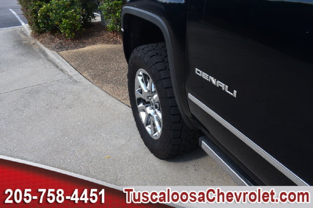 Used 2016 GMC Sierra 1500 Denali w/ Enhanced Driver Alert Package AWD/4WD image 17