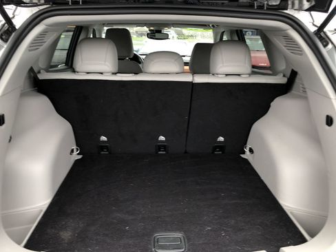 Used 2022 Jeep Compass Limited image 17