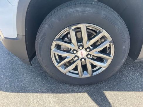 Used 2018 GMC Acadia SLT FWD image 10