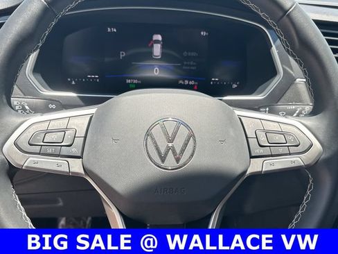 Certified 2023 Volkswagen Tiguan SE FWD image 19