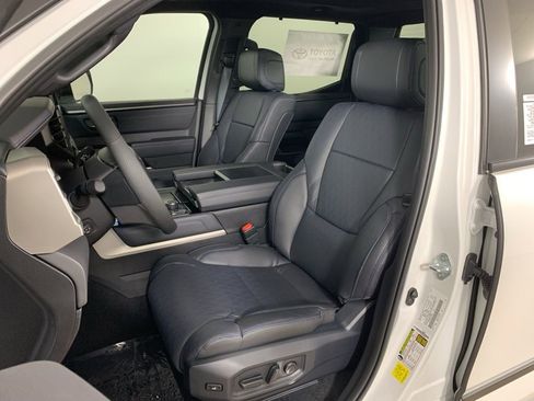 New 2026 Toyota Tundra Platinum w/ TRD Off-Road Package AWD/4WD image 31