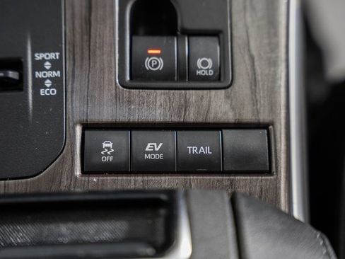 Used 2021 Toyota Highlander Platinum image 29