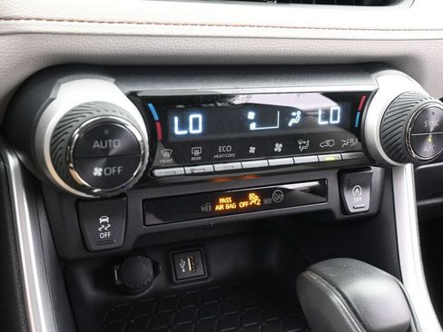 Used 2024 Toyota RAV4 XLE AWD/4WD image 19