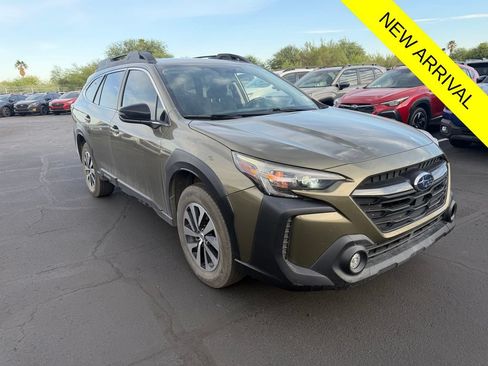 Used 2024 Subaru Outback Premium AWD/4WD image 1