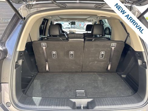 Used 2025 Honda Pilot Touring image 13