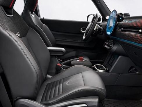 Used 2025 MINI Cooper S FWD image 18