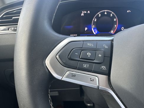 Certified 2024 Volkswagen Tiguan SE AWD/4WD image 17