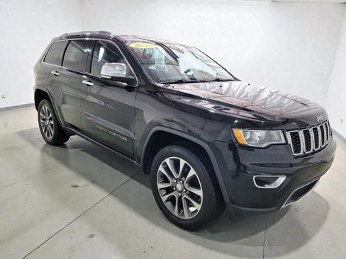 Used 2018 Jeep Grand Cherokee Limited image 2