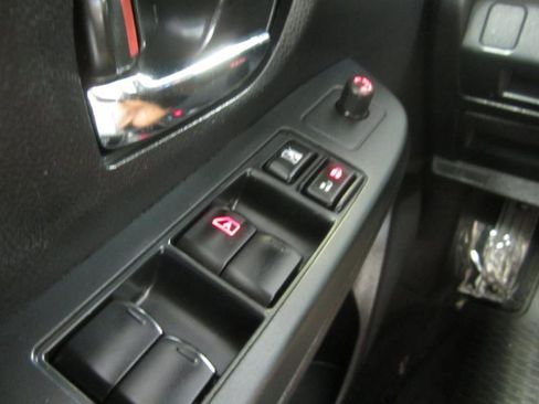 Used 2014 Subaru Crosstrek 2.0i Limited image 23