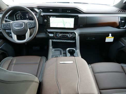 New 2026 GMC Sierra 2500 Denali w/ Denali Reserve Package image 8