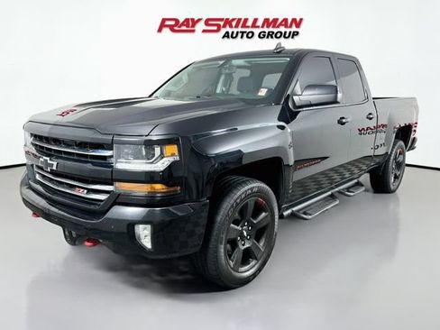 Used 2018 Chevrolet Silverado 1500 LT w/ Redline Edition AWD/4WD image 3