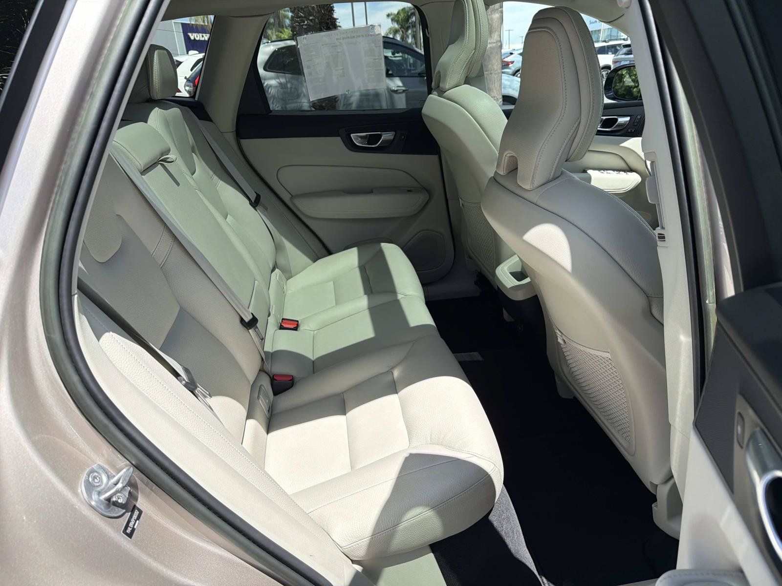 Certified 2023 Volvo XC60 B5 Plus w/ Climate Package AWD/4WD image 24