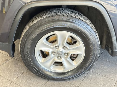 Used 2015 Jeep Grand Cherokee Laredo w/ Quick Order Package 23E image 16