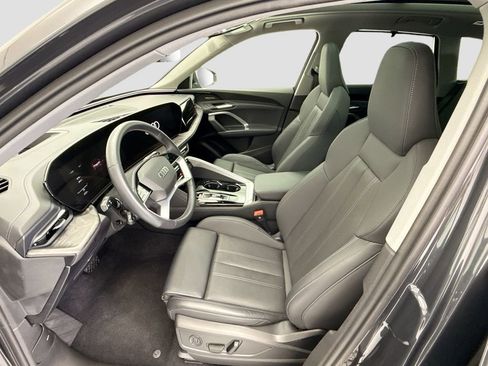 Certified 2025 Audi Q5 Premium Plus w/ Premium Plus image 18