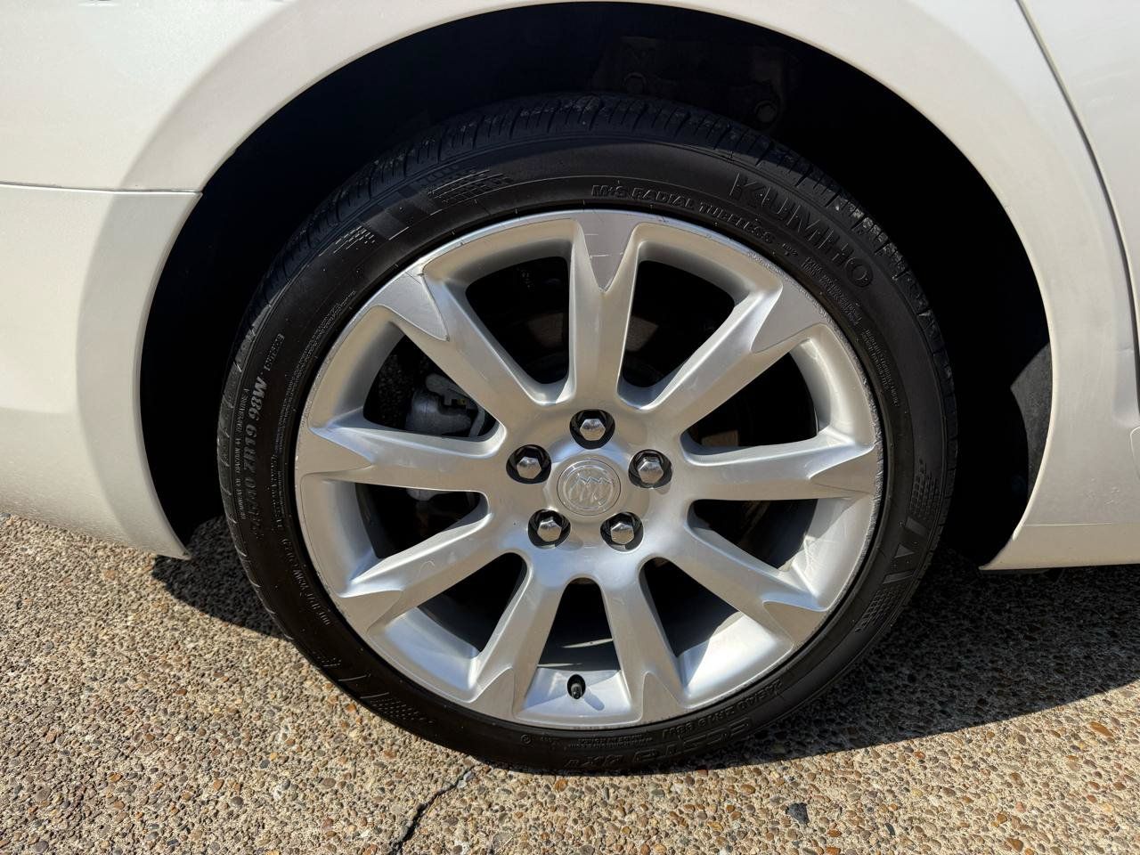 Used 2013 Buick LaCrosse Touring FWD image 6
