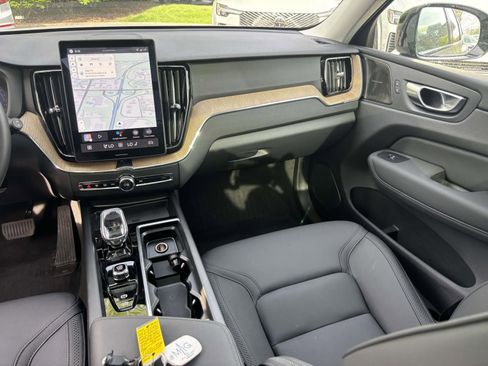 New 2026 Volvo XC60 B5 Plus w/ Protection Package Premier image 30