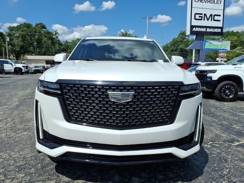 Used 2023 Cadillac Escalade Premium Luxury w/ LPO, Illumination Package AWD/4WD image 14