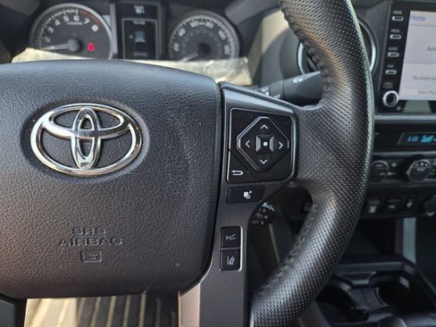Used 2021 Toyota Tacoma TRD Off-Road w/ Technology Package AWD/4WD image 22