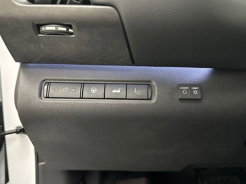 New 2026 Nissan Pathfinder Platinum w/ Accent Package image 19