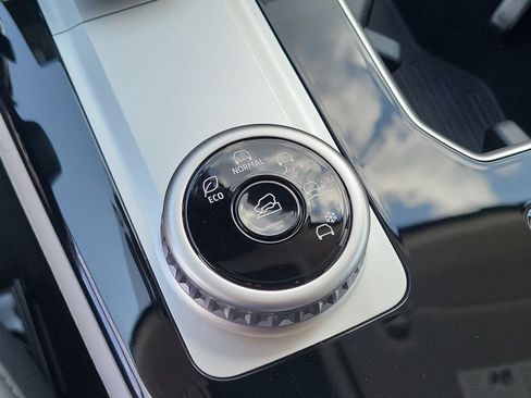 New 2026 Mitsubishi Outlander SE FWD image 27