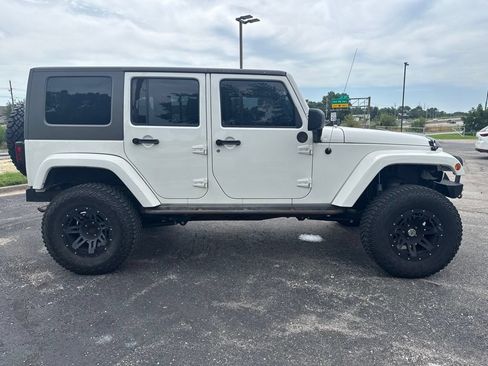 Used 2010 Jeep Wrangler Unlimited Sahara w/ Trailer Tow Group AWD/4WD image 7