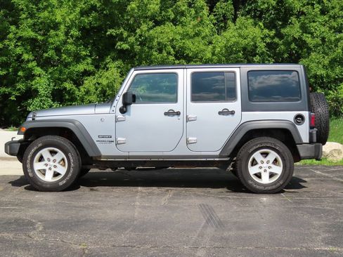 Used 2018 Jeep Wrangler Unlimited Sport S AWD/4WD image 7