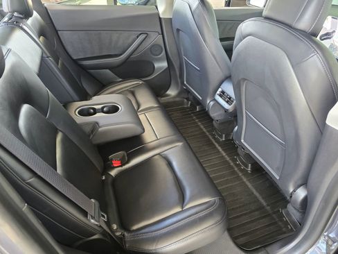 Used 2021 Tesla Model Y Performance image 31