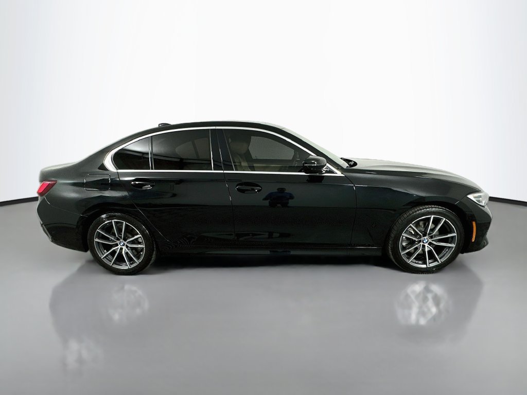 Used 2022 BMW 330i Sedan w/ Driving Assistance Package RWD image 4