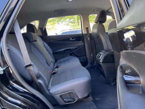 Used 2016 Kia Sorento FWD image 28