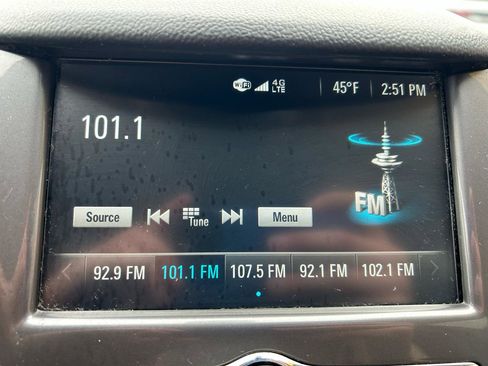 Used 2018 Chevrolet Cruze LT image 22