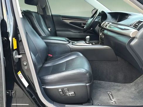 Used 2014 Lexus LS 460 L w/ Ultra Luxury Package image 22